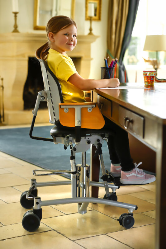 Eindig Alternatief een vergoeding Aangepaste stoelen voor gehandicapte kinderen - Peereboom
